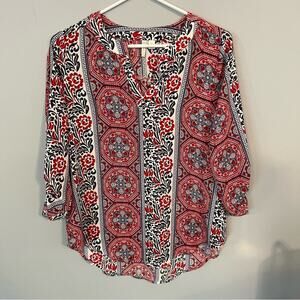C Est 1946 Keyhole Neckline Top w/ Roll Tab Sleeves Women's Size XS Red Blue